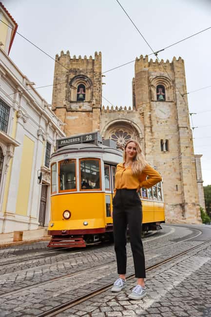 Lisbon: Photoshoot with a Professional Local Photographer - Key Points