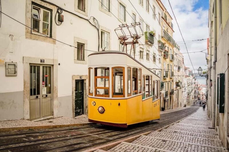Lisbon: Portuguese Christmas Tour with Food and Drinks - Discovering Lisbon’s Christmas Traditions and Stories