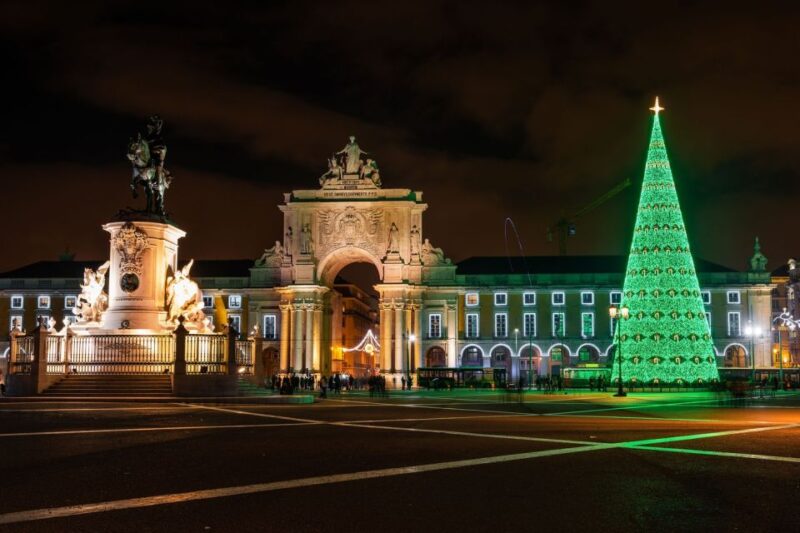 Lisbon: Private Christmas Lights Tour by Tuk-Tuk - Exploring Praca do Comercio and the Old Town