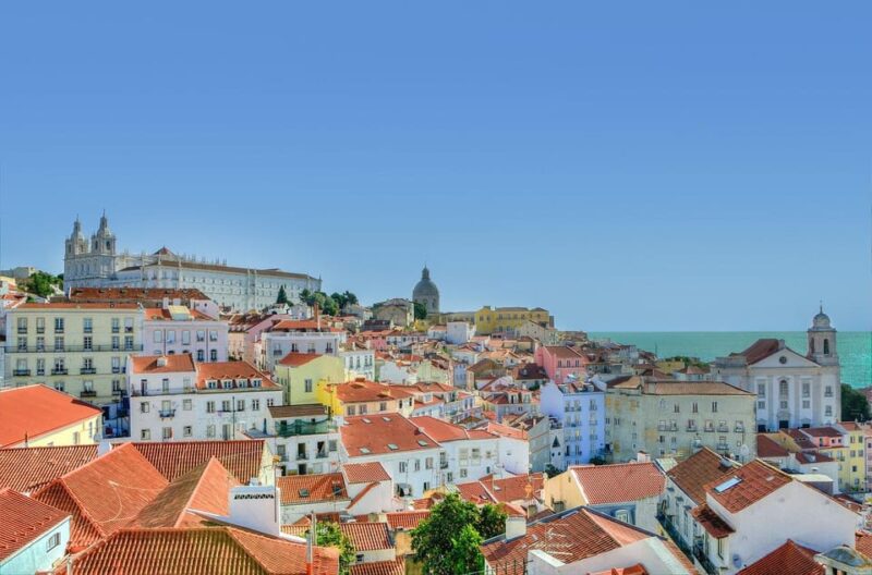 Lisbon Private City Tour with Local Guide 2 or 4 Hours - Exploring Lisbons Landmarks from the Comfort of Your Private Car