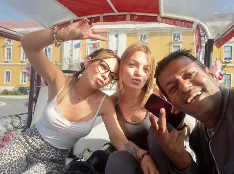 Lisbon: Private Eco friendly Tuk-Tuk Tour + 30 MINUTES FREE - Skip-the-Line Access and Priority Entrance