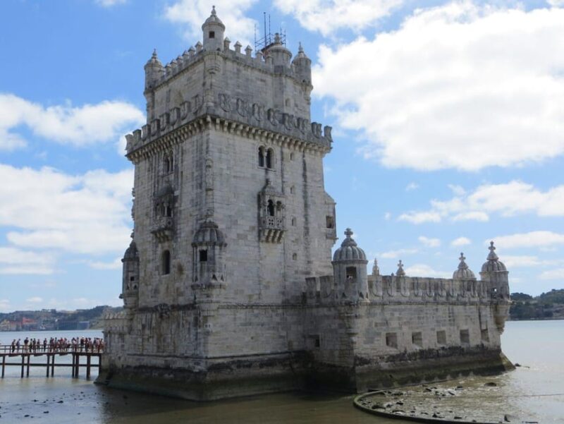 Lisbon: Private Full Day Lisbon City Tour with a Local - Discover Lisbon’s Castle with Stunning Views from São Jorge Castle