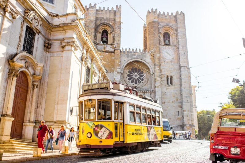 Lisbon: Private Half-Day Sightseeing Tour - Visiting Rossio Square and Lisbon Cathedral