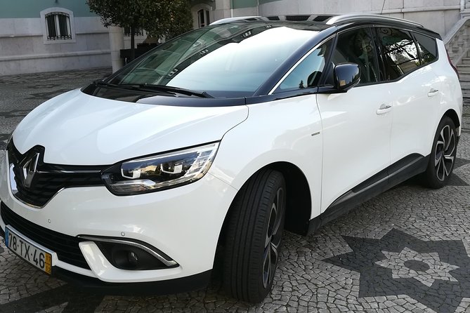 Lisbon PRIVATE Half Day Tour - Knowledgeable Guides and Personalized Service