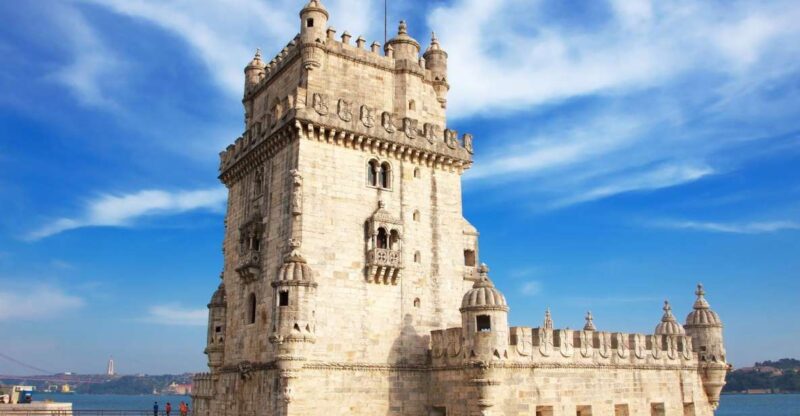 Lisbon: Private Half-Day Tour with Hotel Pickup - Explore Lisbon with a Luxury Private Tour in a Comfortable Mercedes