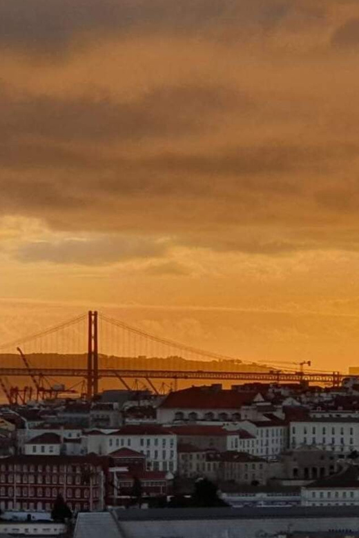 Lisbon: Private Highlights Tuk-Tuk Tour with Tapas and Wine - Highlights Include Stunning Views and a Sunset Vantage Point