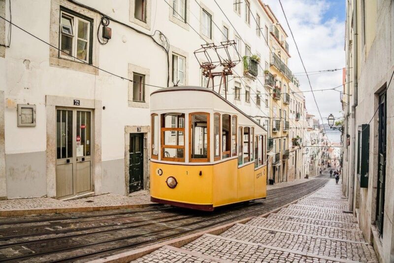 Lisbon Private Luxury City Tour - Exploring Historic Neighborhoods on Foot
