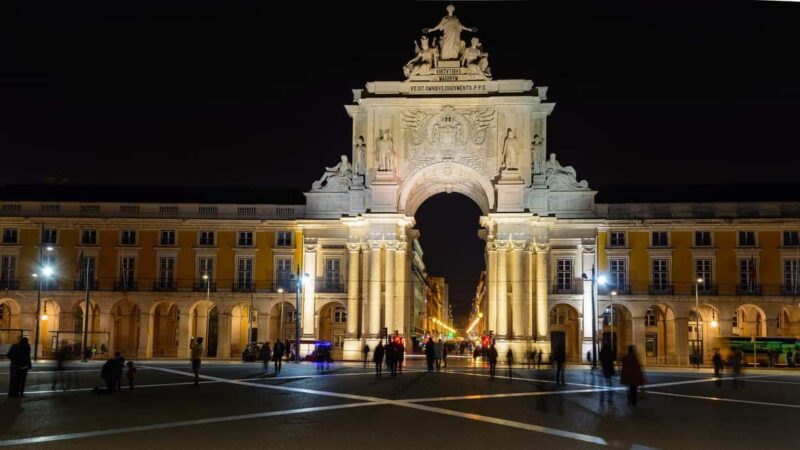 Lisbon Private Night Tour with Fado Show & Dinner - Key Points