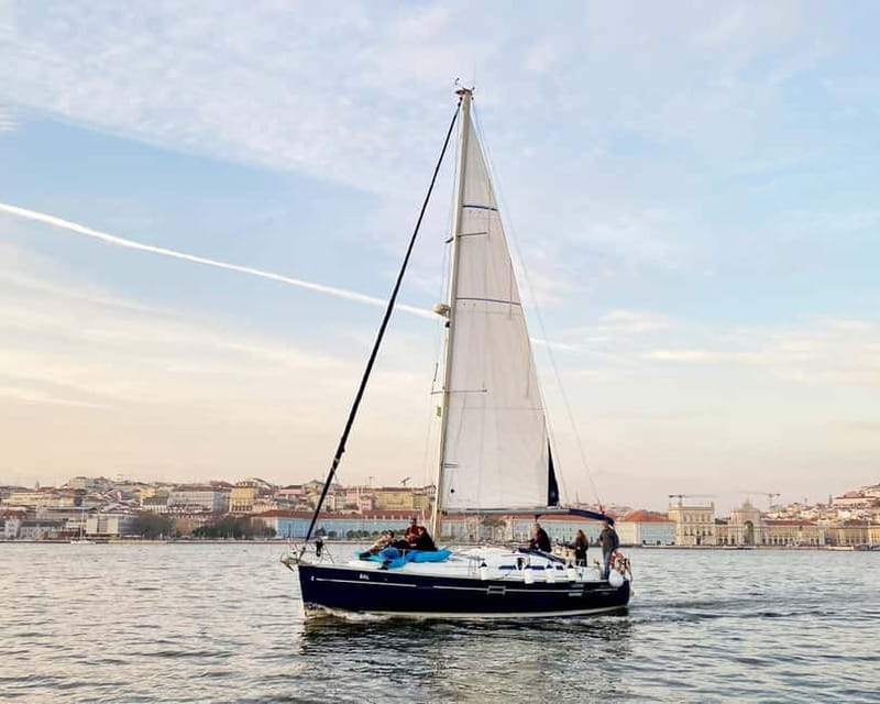 Lisbon: Private Sailing Experience with Locals - Key Points