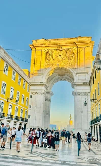 Lisbon: Private Sightseeing Full City Tour by Tuk-Tuk - Navigating Lisbon’s Hills and Neighborhoods