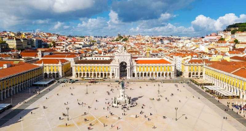 Lisbon: Private Sightseeing Full City Tour by TukTuk - Relaxing at Eduardo VII Park and Largo do Carmo