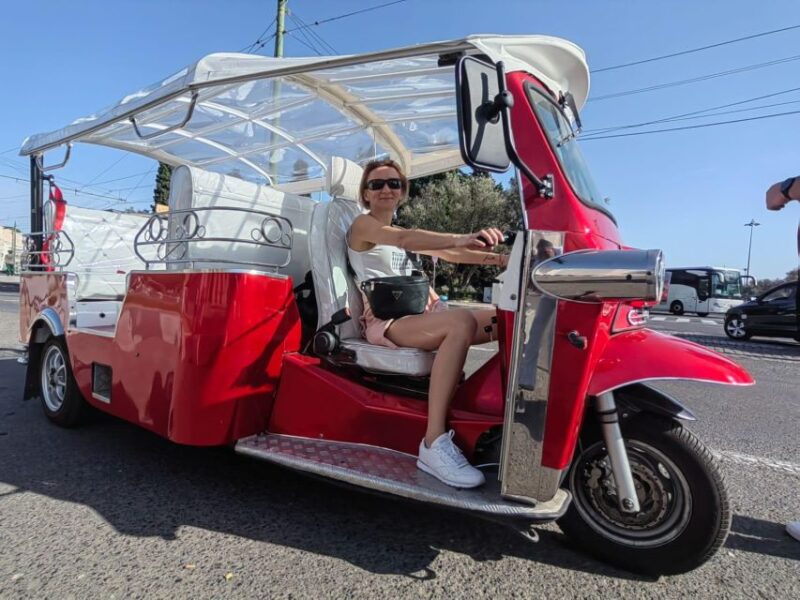 Lisbon Private Sightseeing Photography Tour with Tuk Tuk - Key Points