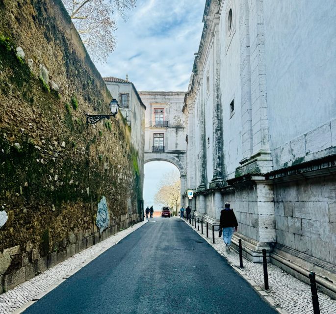 Lisbon: Private Sightseeing Tour by Tuk-Tuk - Practical Information on Tour Duration, Pacing, and Accessibility