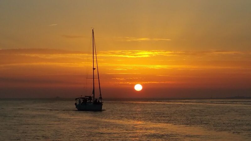 Lisbon: Private Sunset Cruise with Portuguese Wine - The Culinary Touch: Wine and Pastel de Nata