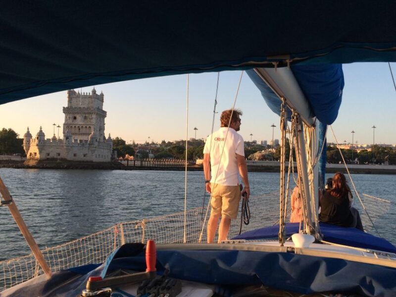Lisbon: Private Sunset Sailing Tour with Champagne - The Boat and Facilities: Comfortable and Well-Maintained