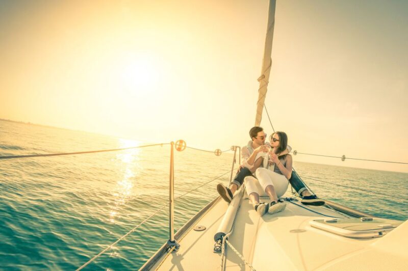 Lisbon: Private Sunset Sailing Tour with Champagne - Logistics and Meeting Points for a Smooth Experience