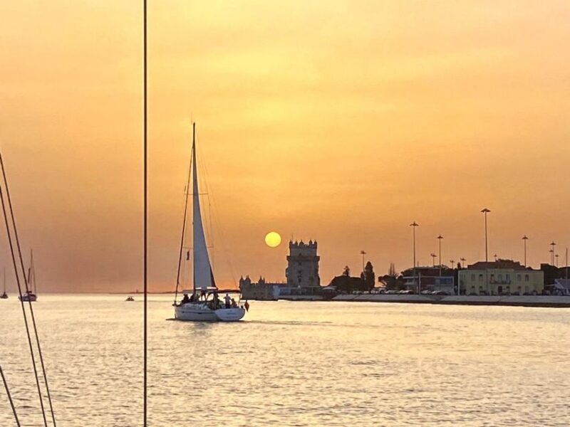 Lisbon: Private Tagus River Sunset Cruise on a Luxury Boat - Comfort and Amenities Onboard