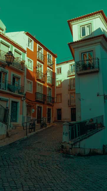 Lisbon: Private Tuk-Tuk Tour of Old Town & Scenic Viewpoints - Stops at Iconic Landmarks Like Rua Augusta and Chafariz d’El-Rei