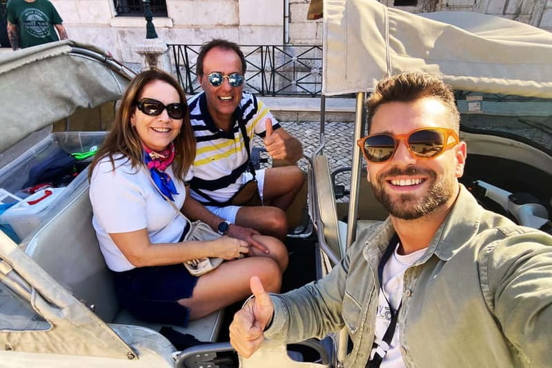 Lisbon: Private Tuk-Tuk Tour with Local Guide - From the Castle to the City Center: A Scenic Descent