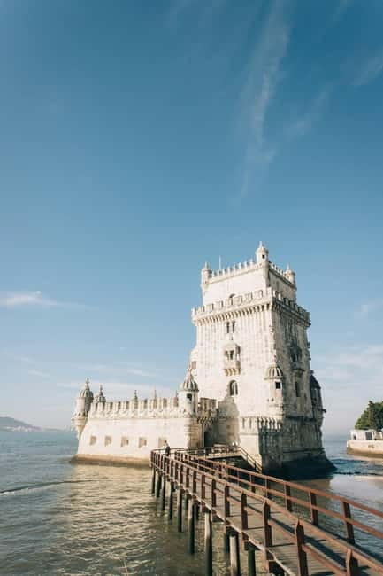 Lisbon: Private Tuk Tuk Tour with Professional Guide - Spectacular Viewpoints and Photo Stops