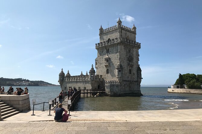 Lisbon: Rent a Scooter from 4h up to 7 days Honda Pcx - Starting Point at Boost Portugal in Lisbon