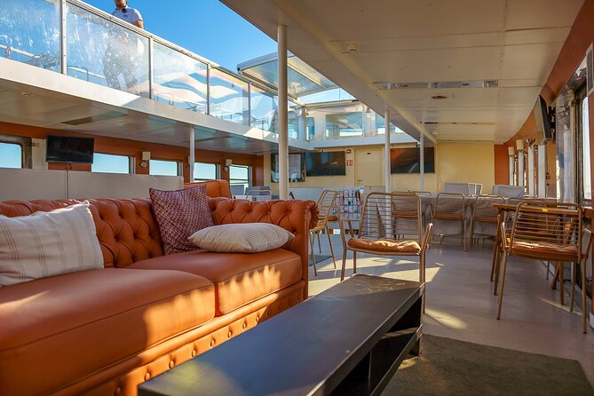 Lisbon River Boat Sightseeing Tour with a Drink - Pacing and Overall Atmosphere