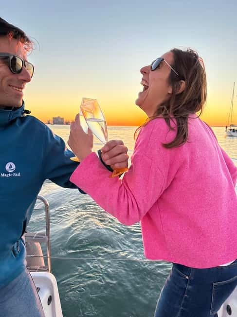 Lisbon: Romantic Cruise with Wine & Portuguese Tapas - The Food and Drinks: Portuguese Tapas & Quality Wines