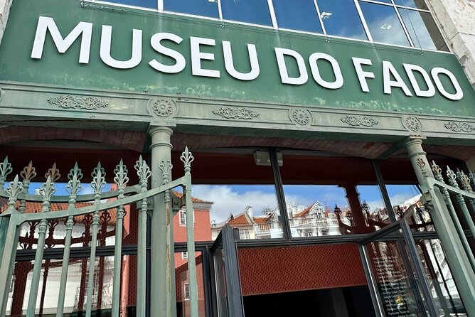 Lisbon Royal Views Small Group Tour with St George Castle Entry - What Sets This Tour Apart from Others