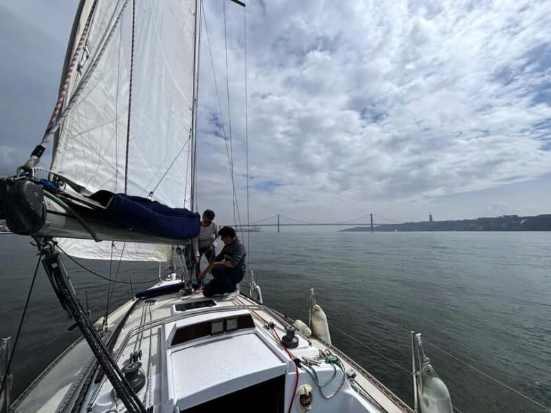 Lisbon: Sailboat Excursion - Discover Lisbon from the Water on a 2-Hour Sailboat Excursion