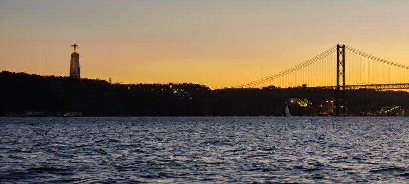 Lisbon: Scenic Day & Sunset Boat Tour with a Drink - Sunset Sailing: Capturing Lisbon’s Most Magical Moments