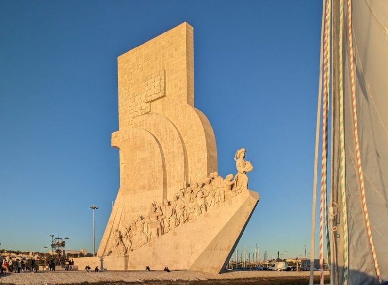 Lisbon: Scenic Day & Sunset Boat Tour with a Drink - Packing Tips for a Comfortable Trip