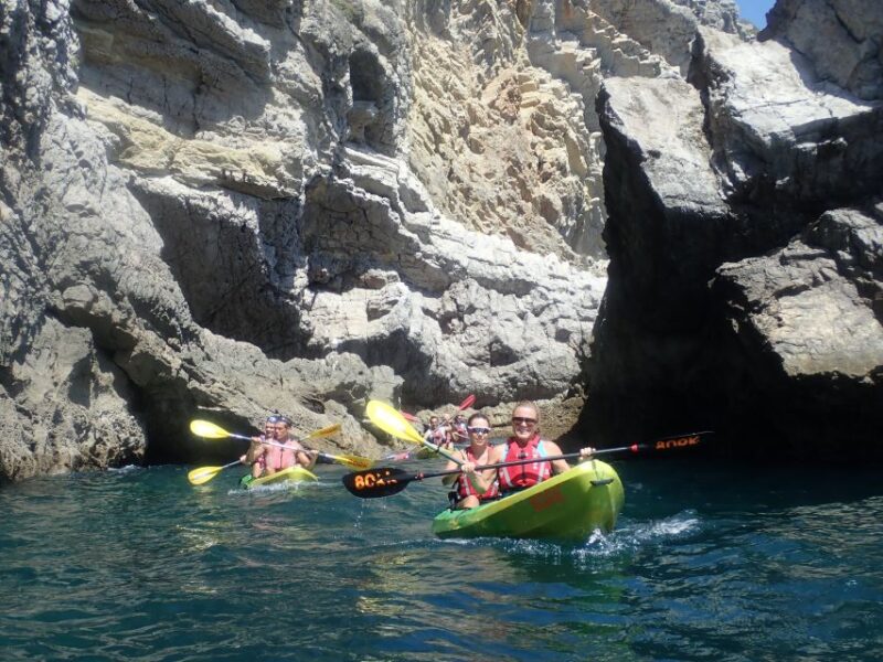 Lisbon: Sesimbra Kayak Discovery Experience - From Sesimbra Harbour to the Coastal Wonders