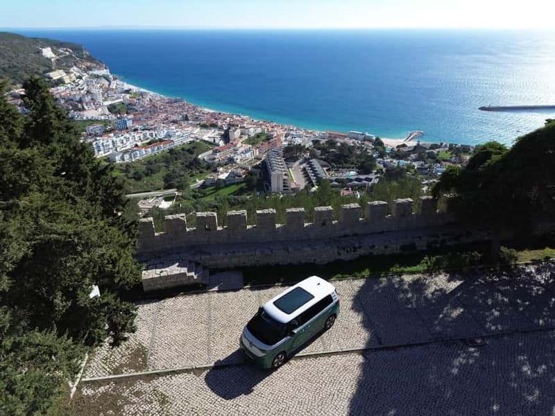 Lisbon: Sesimbra Stylish Electric ID.Buzz Tour with Lunch - Exploring the Historic Sesimbra Castle