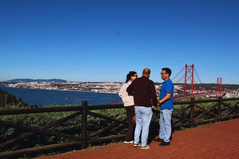 Lisbon: Setúbal Market Tour, Cooking Class, & Wine Tasting - Scenic Drive and the Lisbon Viewpoint Over the 25 de Abril Bridge