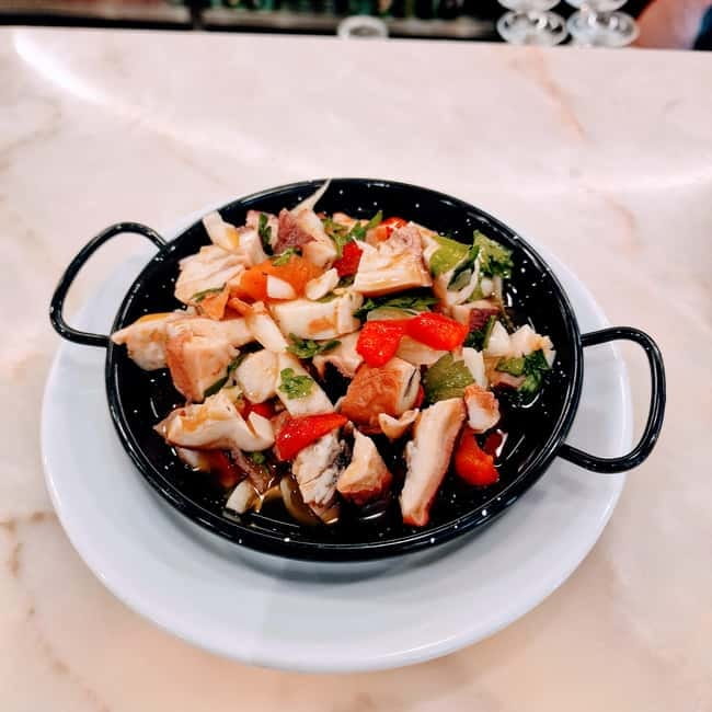 Lisbon: Sidecar tour with three food tasting stops - Key Points