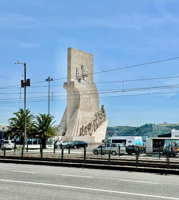Lisbon sightseeing Big OVERVIEW (4h) Tuk Tuk city Tour - Practical Details: Meeting Points and Booking Flexibility