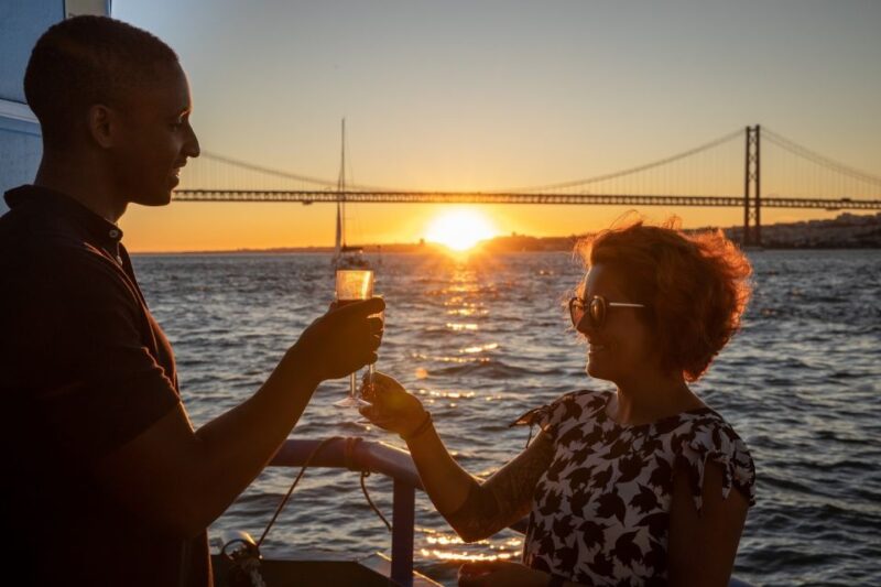 Lisbon: Sightseeing Boat Tour with Hop-On Hop-Off Option - Onboard Experience and Practical Amenities