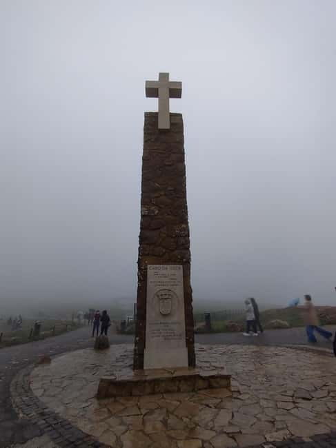 Lisbon: Sintra, Cabo da Roca, and Cascais Day Trip - Exploring Sintras Historic Center