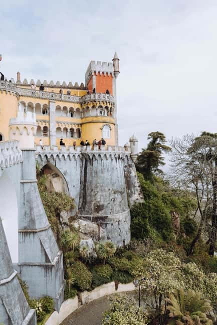 Lisbon: Sintra ,Cabo de Roca & Cascais sunset Full day tour - Discover Sintra’s Crown Jewels: Pena Palace and Quinta da Regaleira