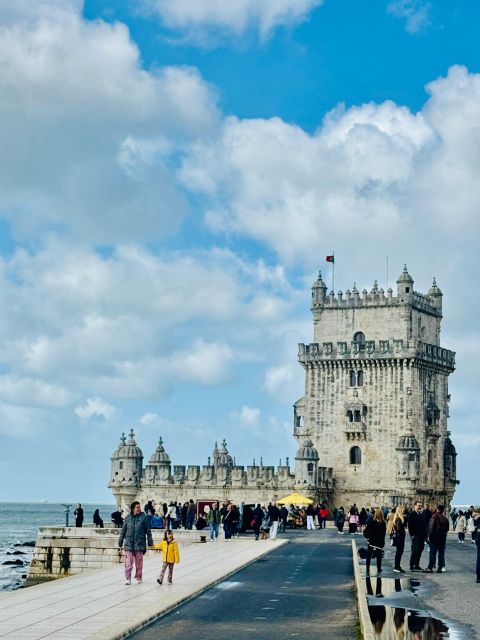 Lisbon: Sintra ,Cabo de Roca & Cascais sunset Full day tour - Exploring Sintra’s Historic Town Center and Moorish Castle