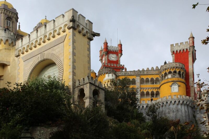 Lisbon: Sintra, Cascais, & Estoril Guided Day Tour - Exploring Sintra with Pena Palace and Quinta da Regaleira