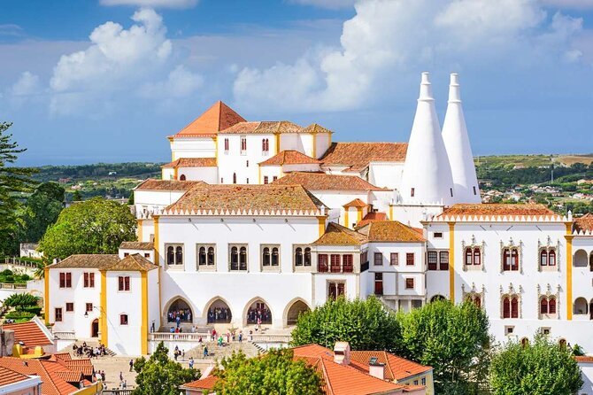 Lisbon: Sintra, Pena Palace, Cape of Roca & Cascais - Guided Tour - Discover the Beauty of Lisbons Coast in a Single Day