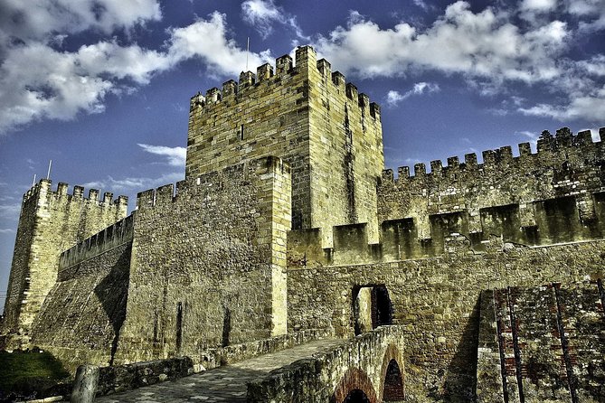 Lisbon Small-Group Sightseeing City Tour with Transportation - Logistical Details and Group Size