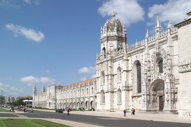 Lisbon Small Group Tour - Visiting Iconic Lisbon Monuments and Landmarks