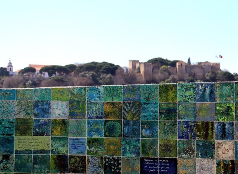 Lisbon: Street Art and Historical Walking Tour - The Guides’ Knowledge and Personal Touch