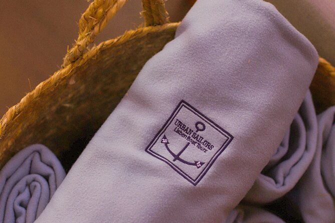 Lisbon Sunset Boat Cruise Tour With Drinks Included - The Crew and Guide: Knowledgeable and Friendly