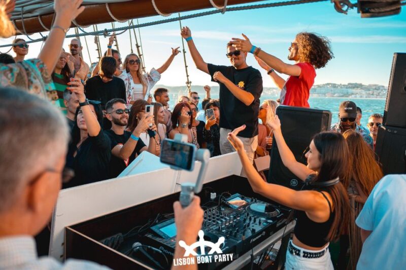 Lisbon: Sunset Boat Party with 2 Drinks and Free Club Entry - Practical Details and Tips for Participants