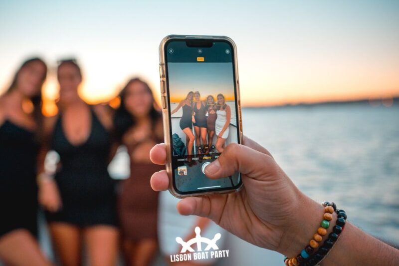 Lisbon: Sunset Boat Party with 2 Drinks and Free Club Entry - Lisbon Sunset Boat Party: Who Will Love It?