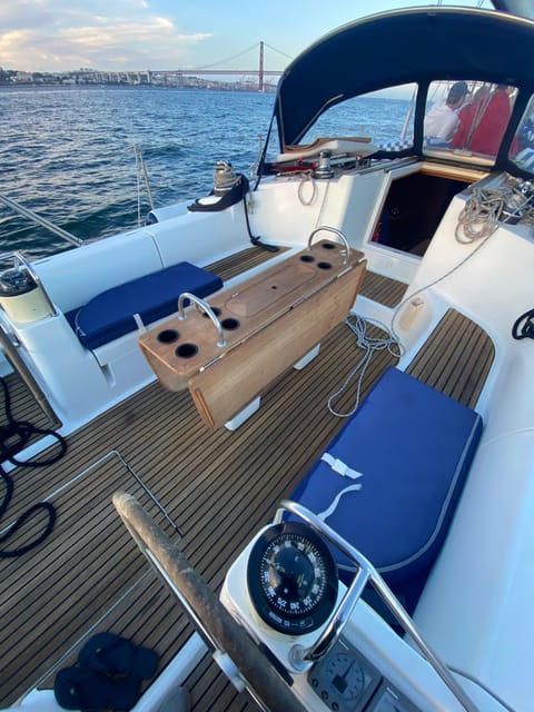 Lisbon: Sunset boat tour with green wine - Logistics and Meeting Details