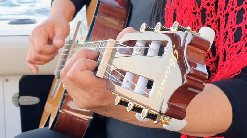 Lisbon: Sunset Boat Tour with live Fado Concert - Key Points